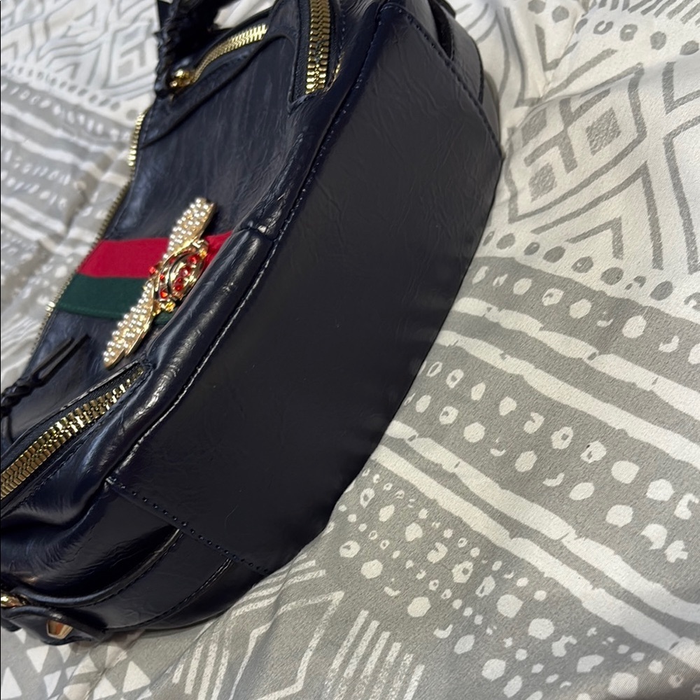 Alba Black and Gold Crossbody Bag with Luxurious Accents - Picture 4 of 4